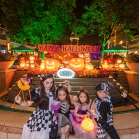 Spooky Pumpkin Forest Photo Spots (11).jpg