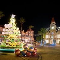6. Six-metre tall giant Christmas tree in DB North Plaza with an eight-metre long tree base in the shape of a gondola.jpg